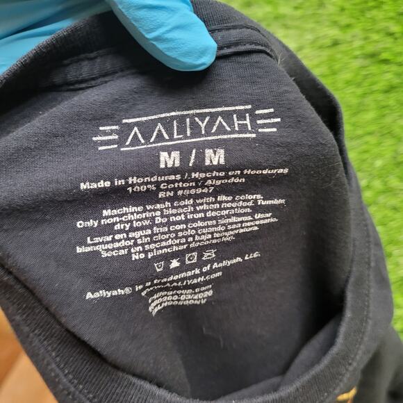 Official Aaliyah Memorial T-Shirt Mens Large (Tagged M) Y2K Style Rap Tee - Picture 4 of 4